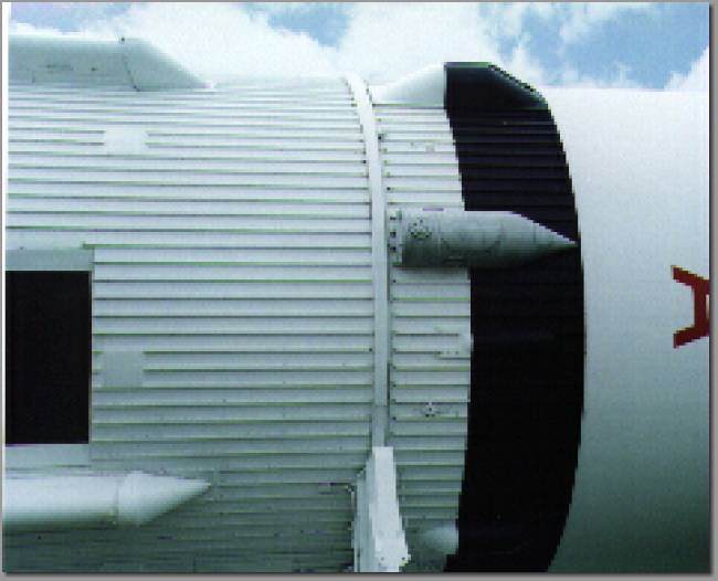 [S523.jpg]